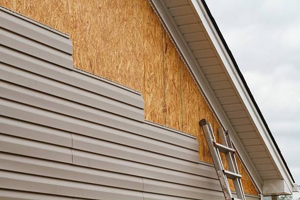 Professional Siding Installation technician working in Hyattsville, MD